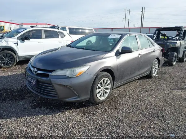 4T1BF1FK4HU409169 2017 TOYOTA CAMRY - Image 2