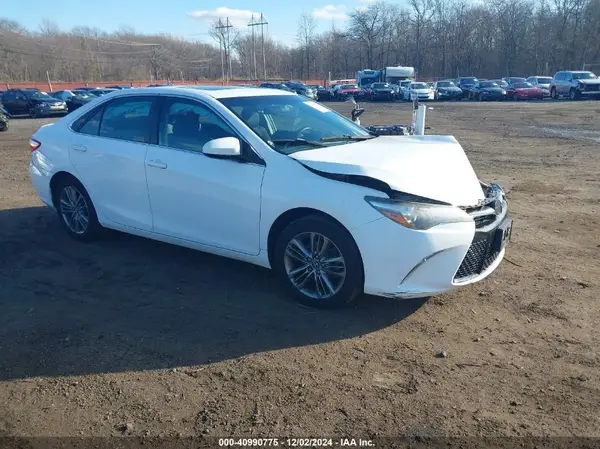 4T1BF1FK4HU411228 2017 TOYOTA CAMRY - Image 1