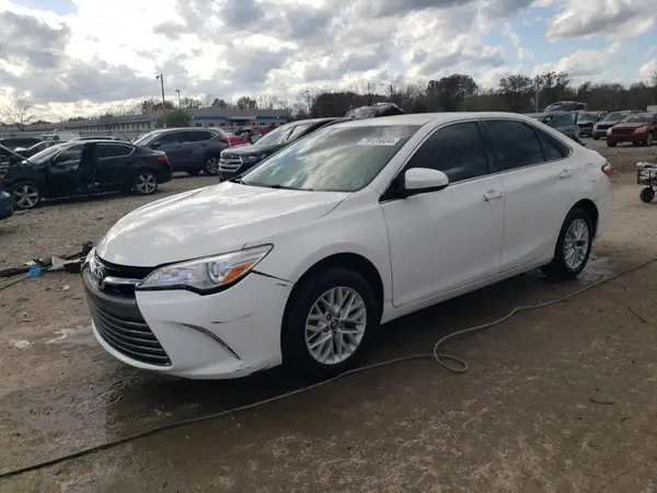 4T1BF1FK4HU411441 2017 TOYOTA CAMRY - Image 1