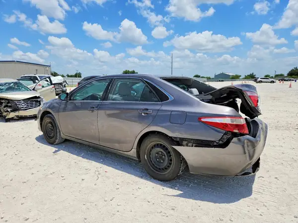 4T1BF1FK4HU413366 2017 TOYOTA CAMRY - Image 2
