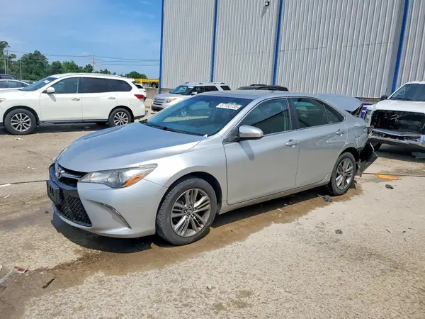 4T1BF1FK4HU414677 2017 TOYOTA CAMRY - Image 1