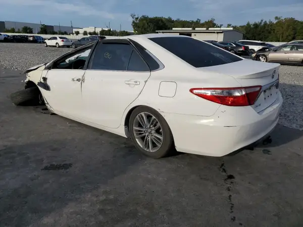 4T1BF1FK4HU414713 2017 TOYOTA CAMRY - Image 2