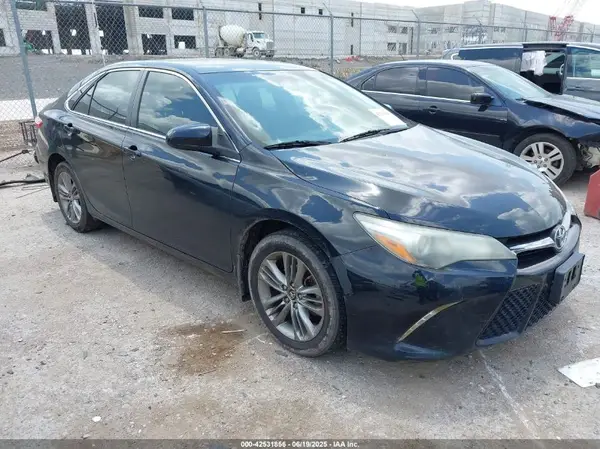 4T1BF1FK4HU414761 2017 TOYOTA CAMRY - Image 1
