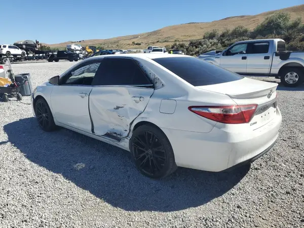 4T1BF1FK4HU418941 2017 TOYOTA CAMRY - Image 2