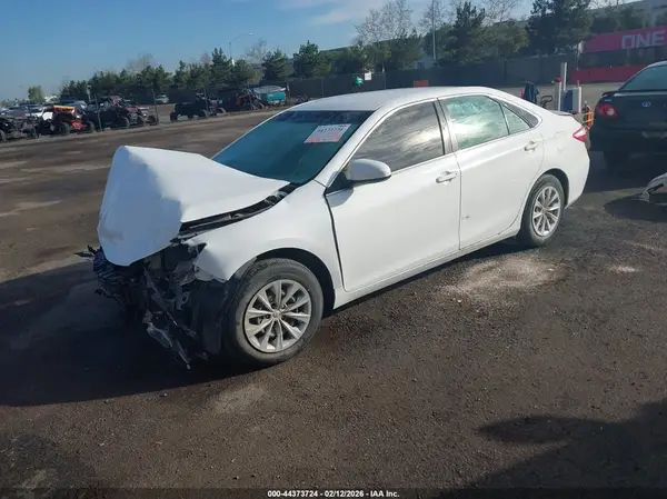 4T1BF1FK4HU421533 2017 TOYOTA CAMRY - Image 2