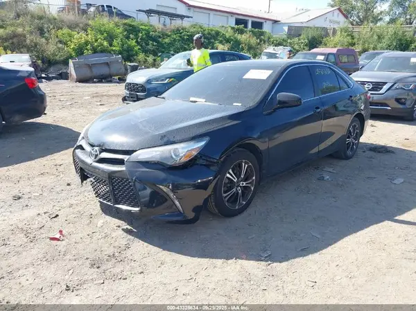 4T1BF1FK4HU422357 2017 TOYOTA CAMRY - Image 2