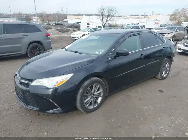 4T1BF1FK4HU422617 2017 TOYOTA CAMRY - Image 2