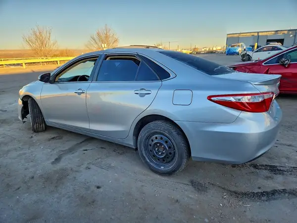 4T1BF1FK4HU423069 2017 TOYOTA CAMRY - Image 2