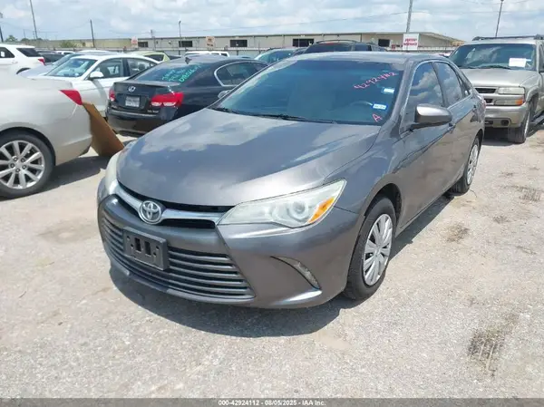 4T1BF1FK4HU423248 2017 TOYOTA CAMRY - Image 2