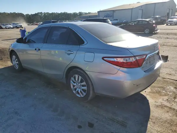 4T1BF1FK4HU423928 2017 TOYOTA CAMRY - Image 2