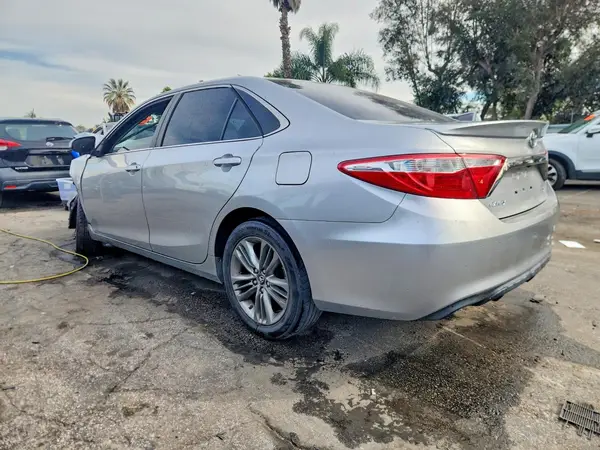 4T1BF1FK4HU424321 2017 TOYOTA CAMRY - Image 2