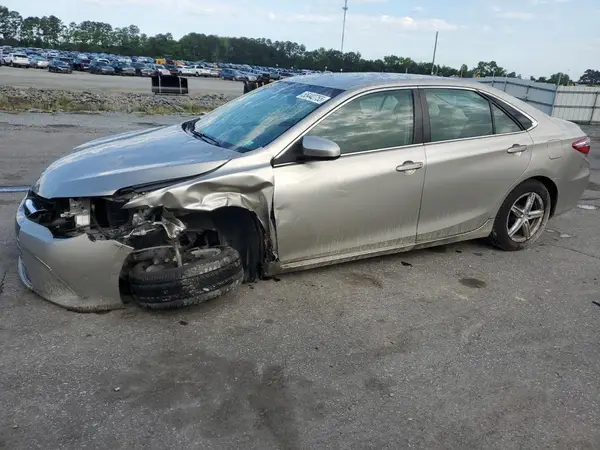 4T1BF1FK4HU426215 2017 TOYOTA CAMRY - Image 1