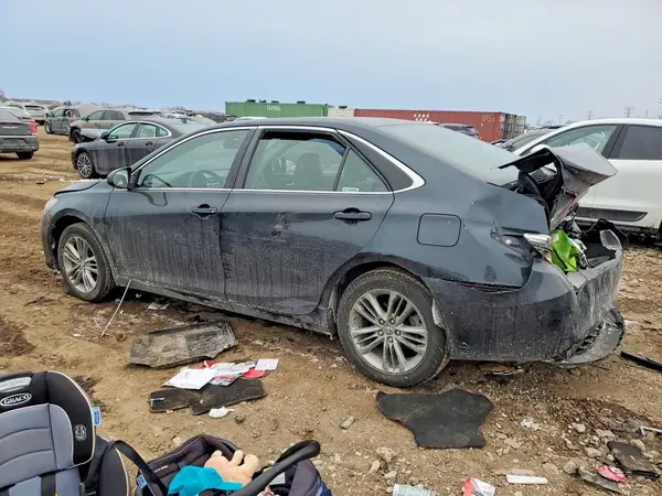 4T1BF1FK4HU427669 2017 TOYOTA CAMRY - Image 2