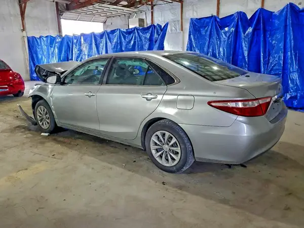 4T1BF1FK4HU429860 2017 TOYOTA CAMRY - Image 2