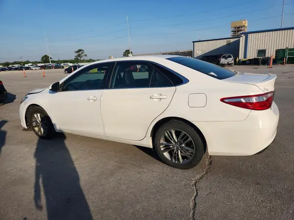 4T1BF1FK4HU430572 2017 TOYOTA CAMRY - Image 2