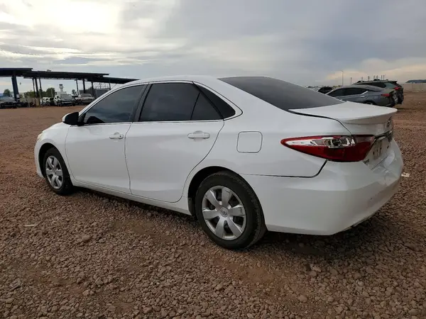 4T1BF1FK4HU432886 2017 TOYOTA CAMRY - Image 2