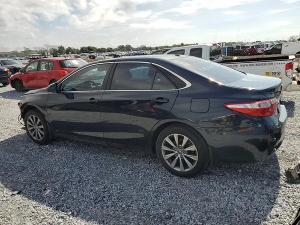 4T1BF1FK4HU434251 2017 TOYOTA CAMRY - Image 2