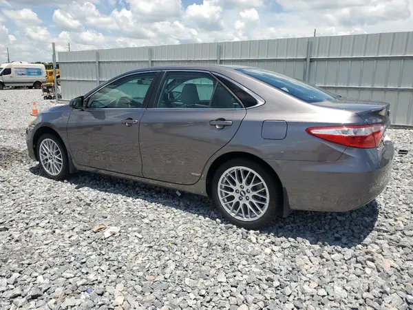 4T1BF1FK4HU436095 2017 TOYOTA CAMRY - Image 2
