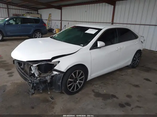 4T1BF1FK4HU436159 2017 TOYOTA CAMRY - Image 2