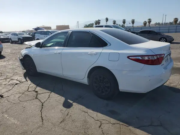 4T1BF1FK4HU437523 2017 TOYOTA CAMRY - Image 2