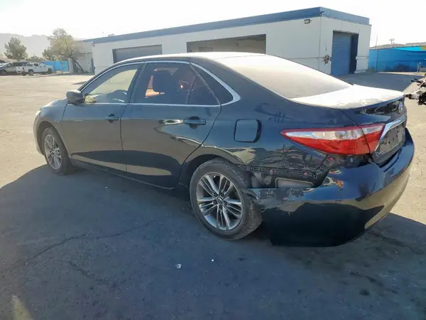 4T1BF1FK4HU438283 2017 TOYOTA CAMRY - Image 2