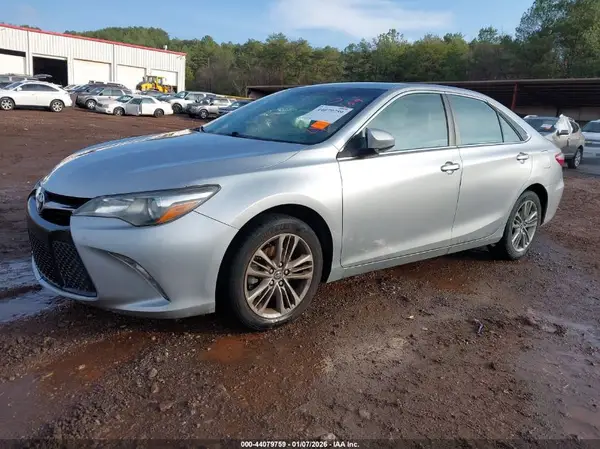 4T1BF1FK4HU439658 2017 TOYOTA CAMRY - Image 2