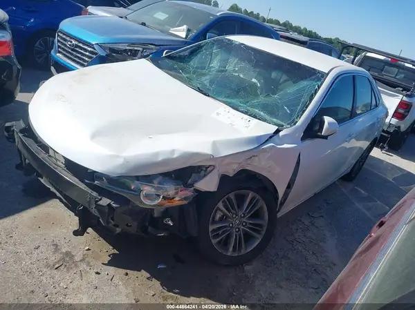 4T1BF1FK4HU441099 2017 TOYOTA CAMRY - Image 2