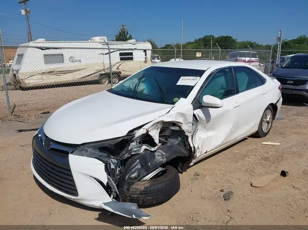 4T1BF1FK4HU442883 2017 TOYOTA CAMRY - Image 2