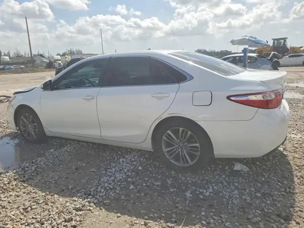 4T1BF1FK4HU444780 2017 TOYOTA CAMRY - Image 2