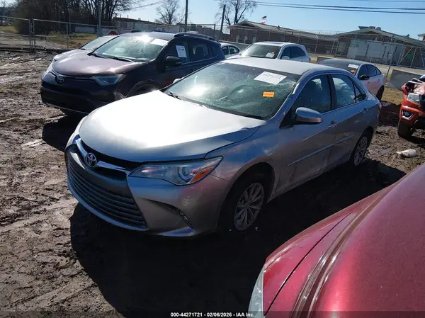 4T1BF1FK4HU449154 2017 TOYOTA CAMRY - Image 2