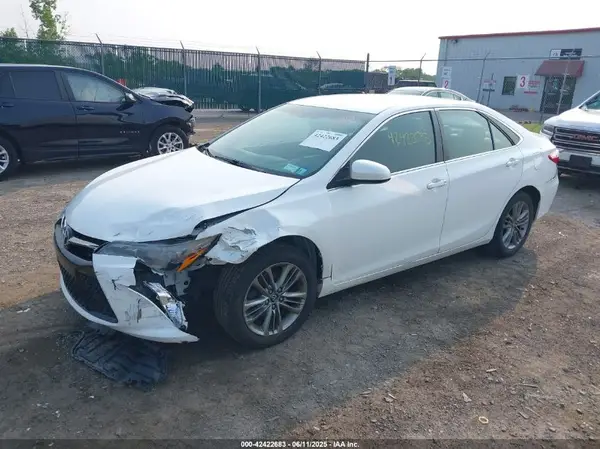 4T1BF1FK4HU451891 2017 TOYOTA CAMRY - Image 2