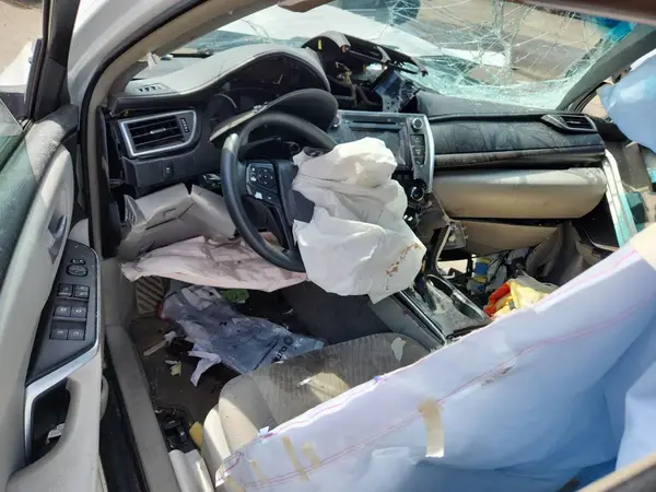 4T1BF1FK4HU615950 2017 TOYOTA CAMRY - Image 8