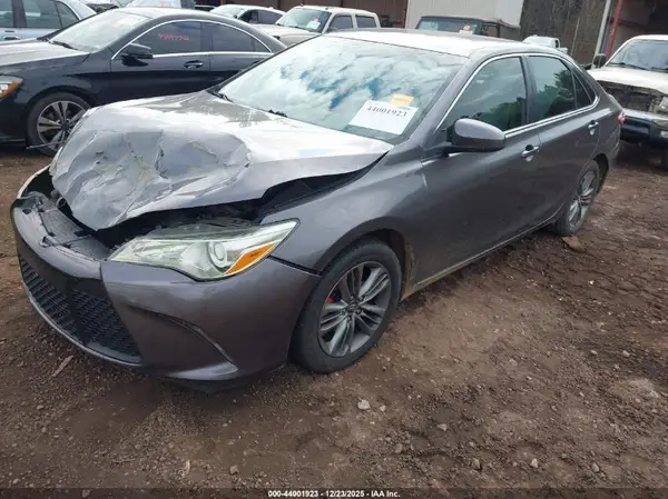4T1BF1FK4HU619626 2017 TOYOTA CAMRY - Image 2