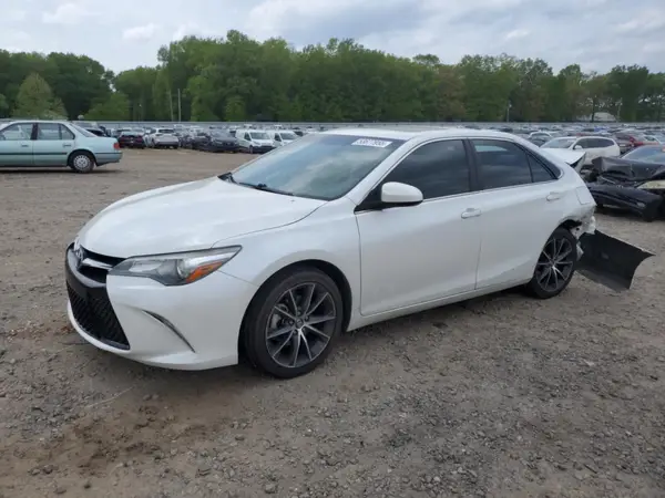 4T1BF1FK4HU619934 2017 TOYOTA CAMRY - Image 1