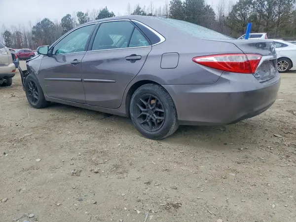 4T1BF1FK4HU620761 2017 TOYOTA CAMRY - Image 2