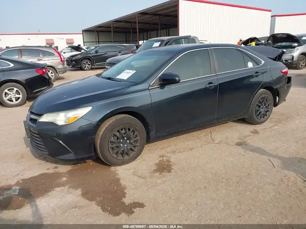 4T1BF1FK4HU627225 2017 TOYOTA CAMRY - Image 2