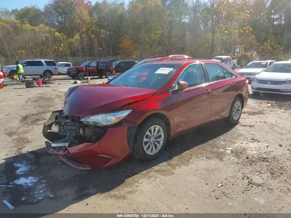 4T1BF1FK4HU627743 2017 TOYOTA CAMRY - Image 2