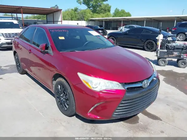4T1BF1FK4HU628312 2017 TOYOTA CAMRY - Image 1