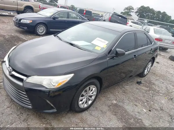 4T1BF1FK4HU628858 2017 TOYOTA CAMRY - Image 2