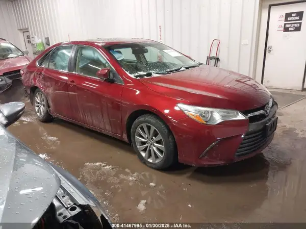 4T1BF1FK4HU630383 2017 TOYOTA CAMRY - Image 1