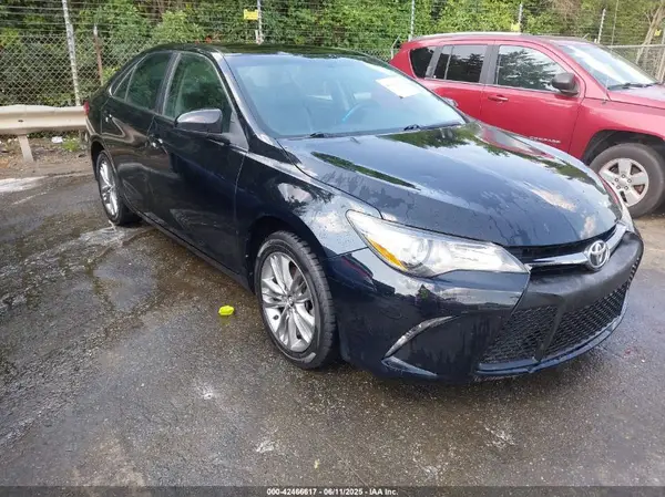 4T1BF1FK4HU631209 2017 TOYOTA CAMRY - Image 1