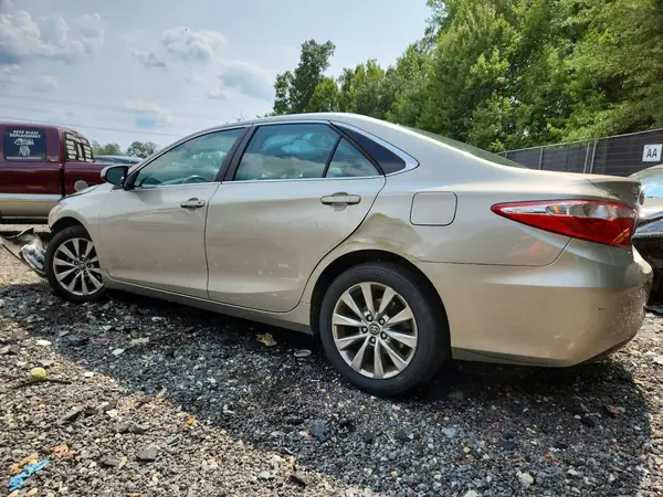 4T1BF1FK4HU637687 2017 TOYOTA CAMRY - Image 2
