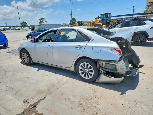 4T1BF1FK4HU638533 2017 TOYOTA CAMRY - Image 2