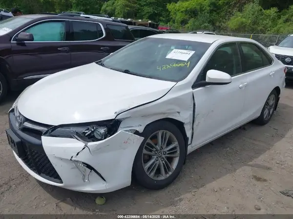 4T1BF1FK4HU640489 2017 TOYOTA CAMRY - Image 2