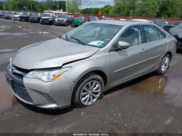 4T1BF1FK4HU642775 2017 TOYOTA CAMRY - Image 2