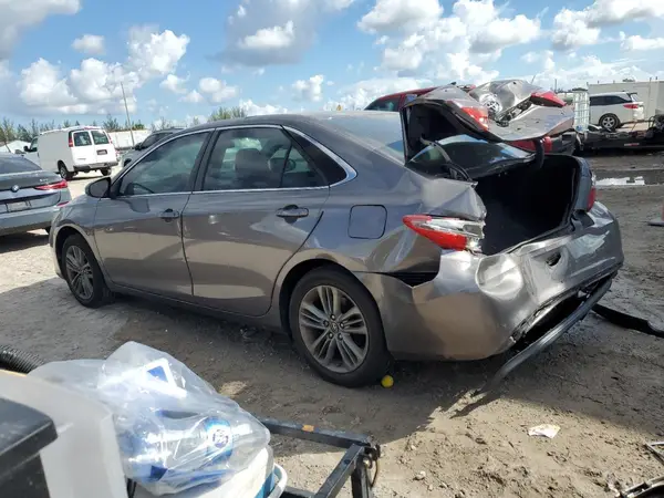 4T1BF1FK4HU643831 2017 TOYOTA CAMRY - Image 2