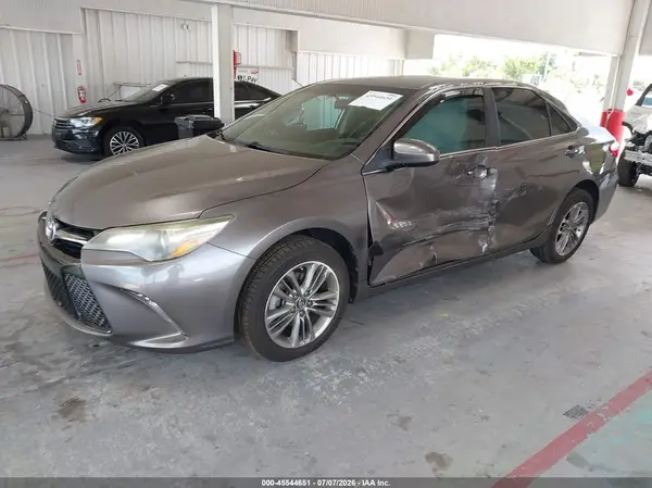 4T1BF1FK4HU646096 2017 TOYOTA CAMRY - Image 2