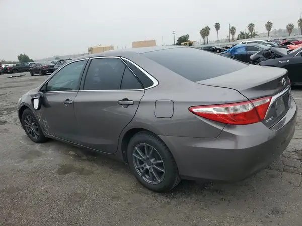 4T1BF1FK4HU646650 2017 TOYOTA CAMRY - Image 2