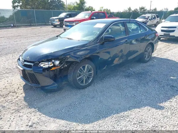 4T1BF1FK4HU650116 2017 TOYOTA CAMRY - Image 2