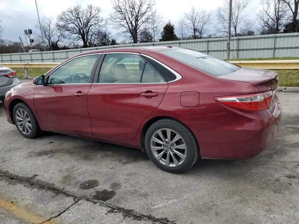 4T1BF1FK4HU652397 2017 TOYOTA CAMRY - Image 2